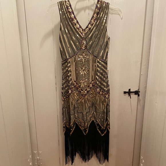 Sequins Flapper Dress - Picture 4 of 7
